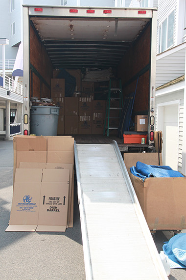 moving-truck-with-packing-materials packing materials
